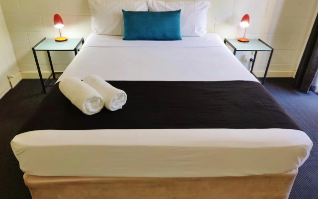 Coconut Grove Holiday Apartments – Guest Rooms – Coconut Grove