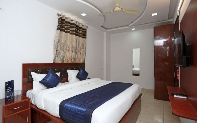 OYO 14384 Luxury residency
