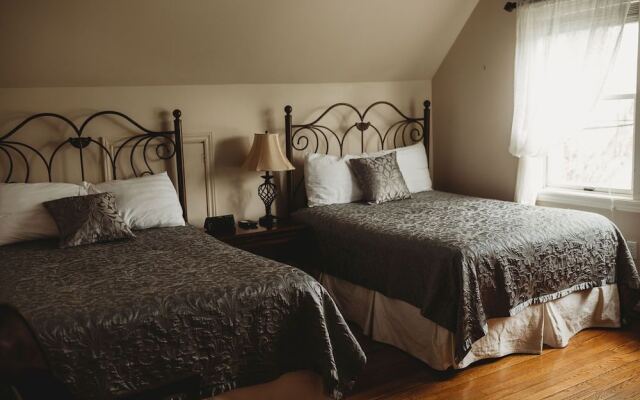 The Carriage House Inn