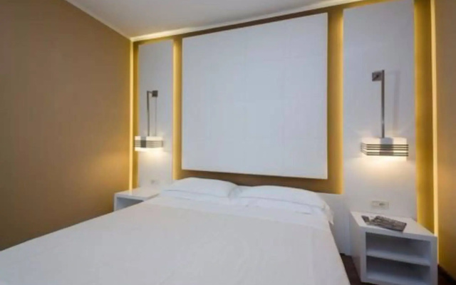 Acqua Resorts