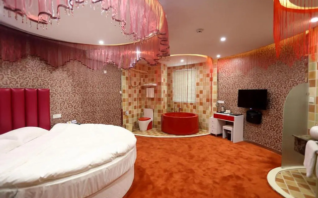 Super 8 Chuangzhou Train Station North Square