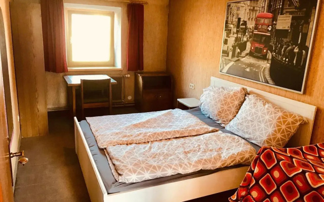 Wonderful bright apartment with balcony & garden