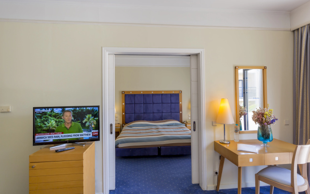 Blue Sea Holiday Village - Image 4