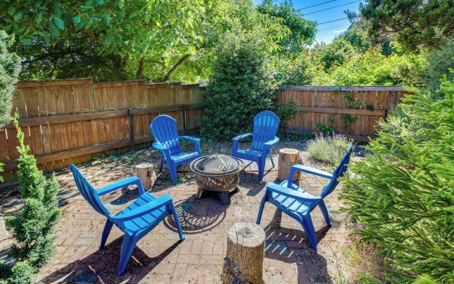 Updated Tacoma Home w/ Fire Pit!