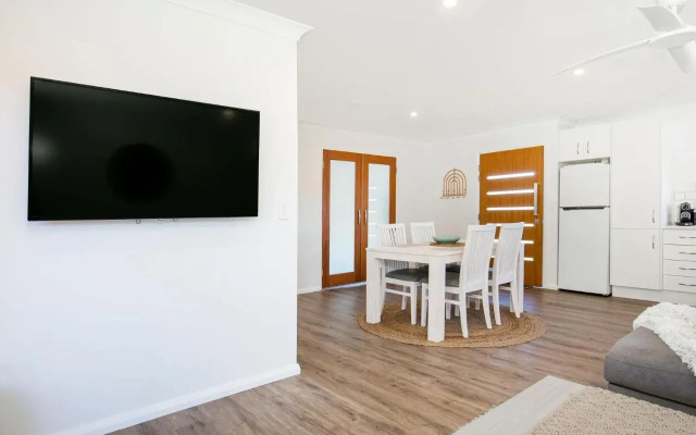 Periwinkle I Pet Friendly I 2 Mins Walk to Beach