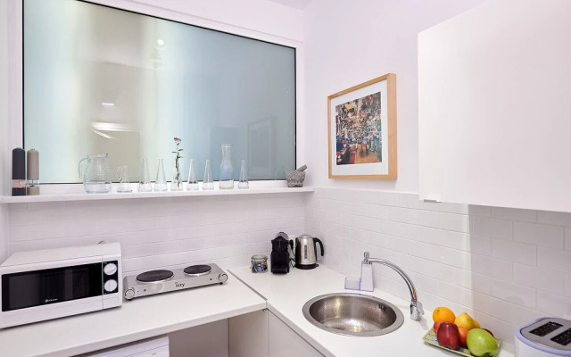 Parthenon Apartment