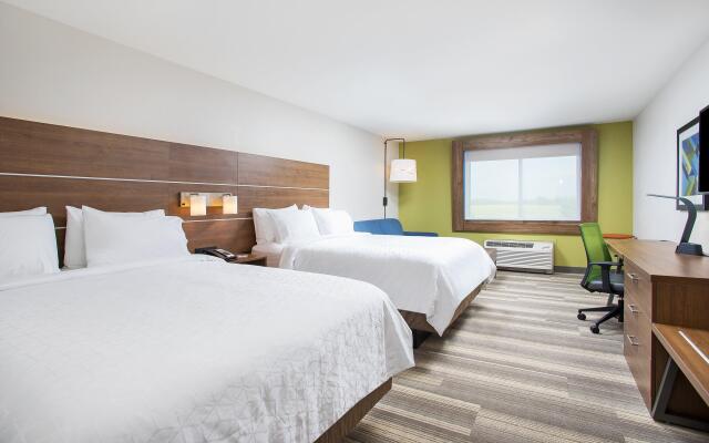 Holiday Inn Express & Suites Lexington W - Versailles, an IHG Hotel