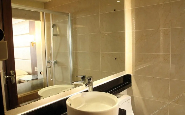 Golden Spring Hotel – Bathroom – Jiangmen
