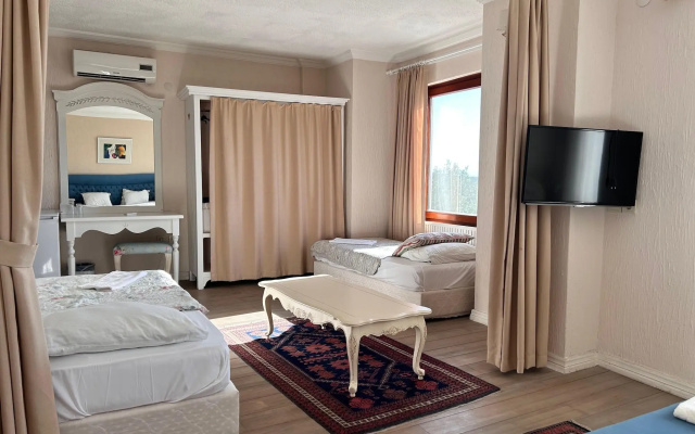 Aeneas Hotel