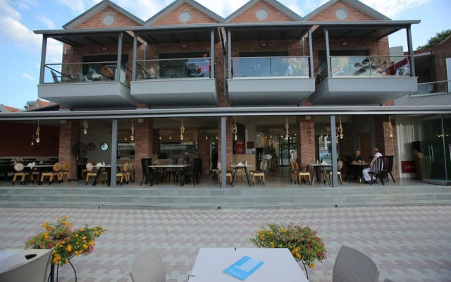 Flegra Beach Boutique Apartments