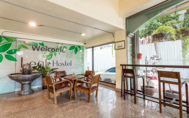 OYO 928 Leaf Hostel
