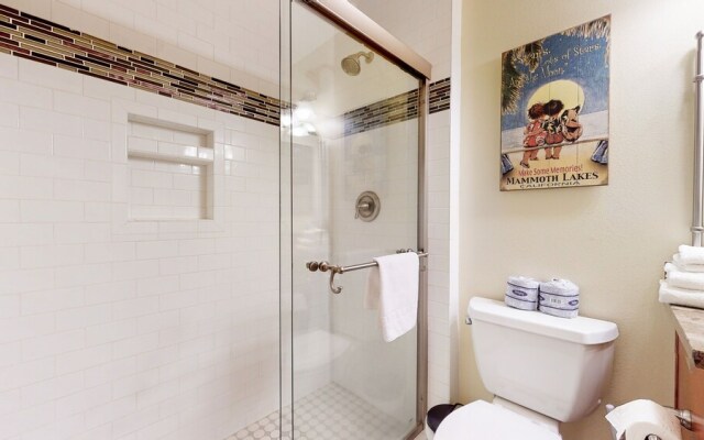 Mammoth Estates #140 2 Bedroom Condo by RedAwning