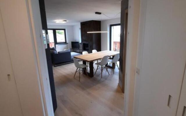 Luxury Apartment Daema