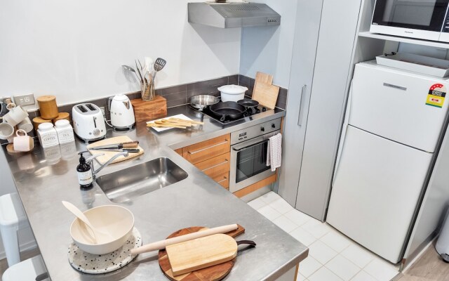 Awesome Cool Beachy 2BR CBD Gem Wifi
