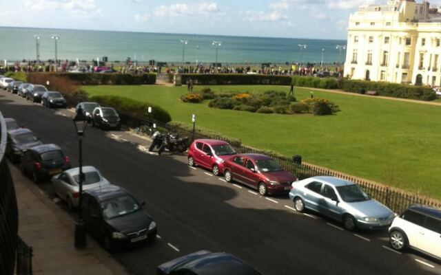 Brunswick Family Sea View Apartment