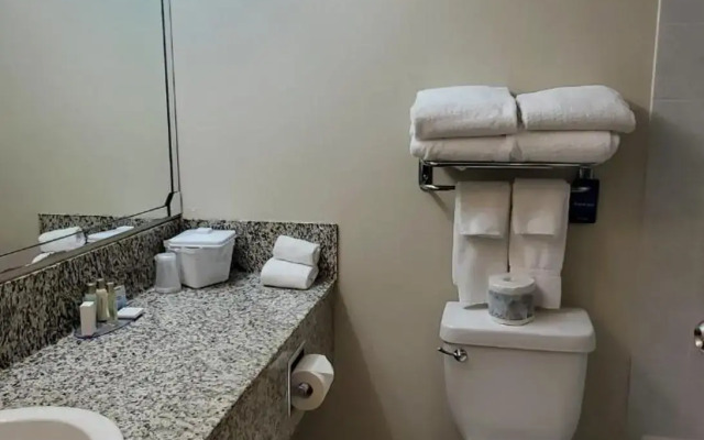 Travelodge by Wyndham Stony Plain