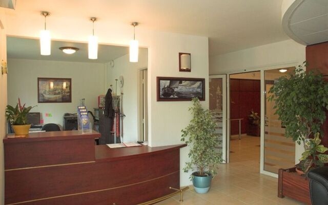 Appart'City Versailles Louveciennes