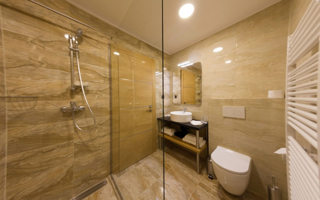 AZZA Hotel & Restaurant