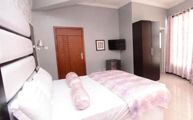 Prenox Hotel and Suites