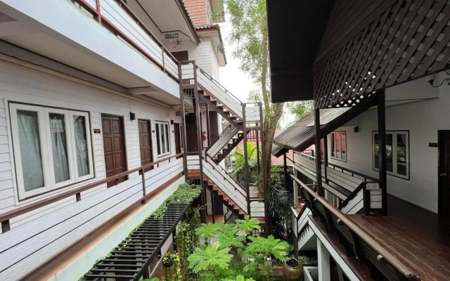 Thanicha Resort Amphawa