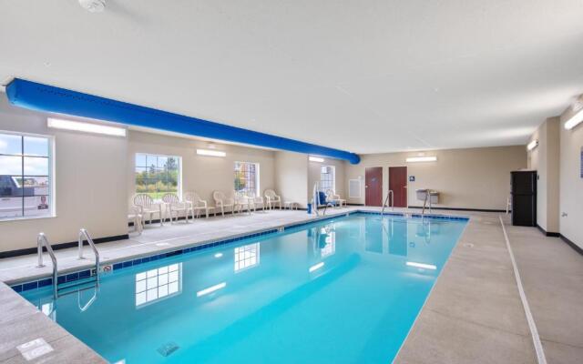 Cobblestone Hotel & Suites - Austin