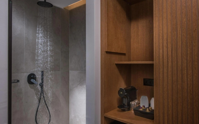 Noble Hotel Suites - Adults Only