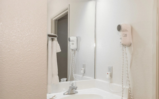 Spark by Hilton St. Robert Fort Leonard Wood