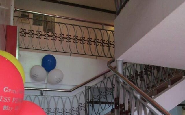 Princess Perrine Suites