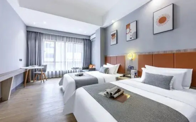Hotels in Boly