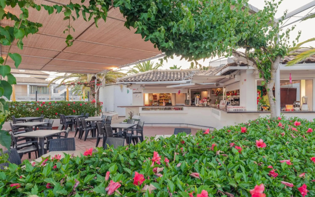 Golden Club Cabanas