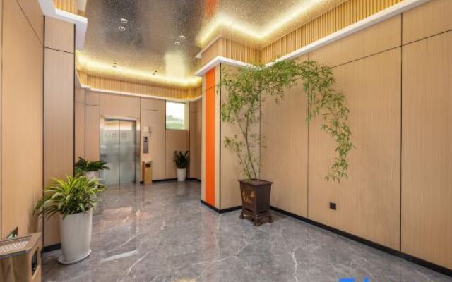 BAMBOO BOAT Hotel (Yuxi Hongta District Nie'er Square)