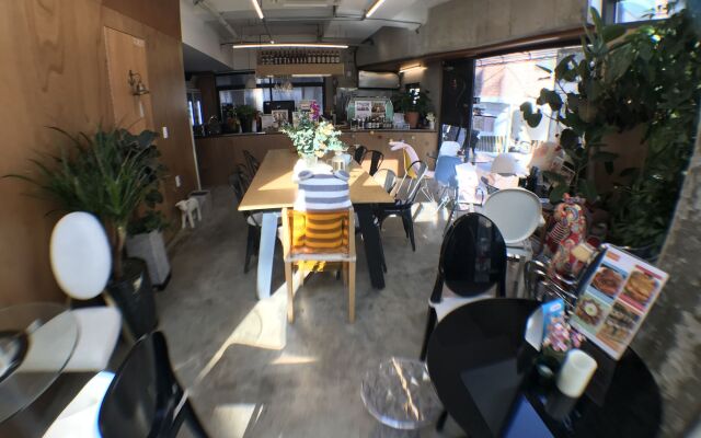 Myeongdong Artmonstay Guesthouse