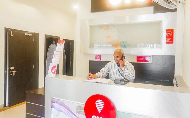 OYO 13583 Hotel Paradise Inn