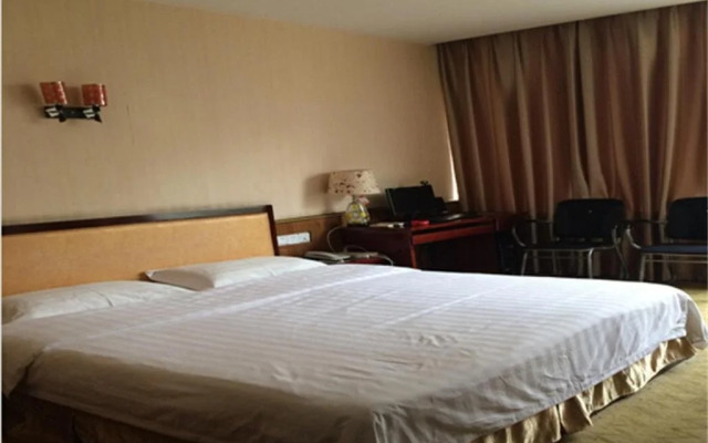 Luzhou Xincheng Business Inn
