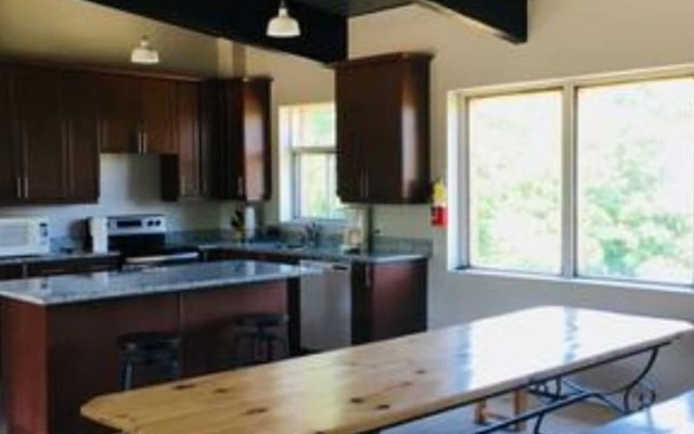 6 Bed Blue Mountain Chalet with Hot Tub 8