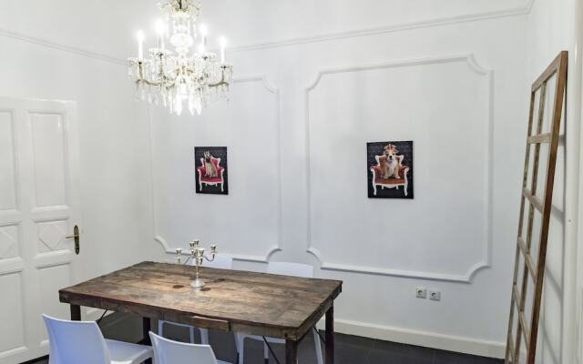 Pelicanstay in Buda Historical District