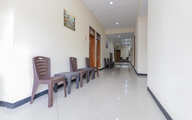 RedDoorz @ WR. Supratman Batu