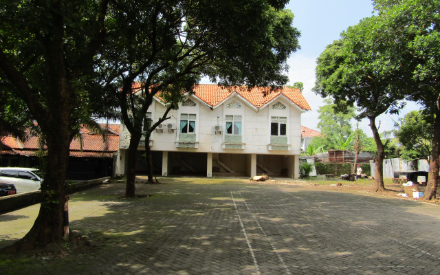 Hotel Kencana Jaya by ZUZU