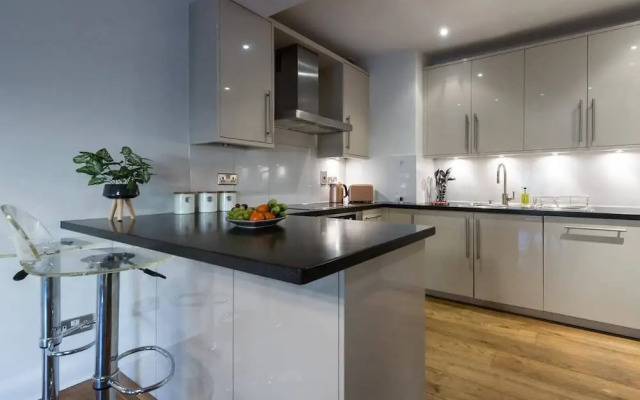 Westbourne Terrace Apartment in London Paddington