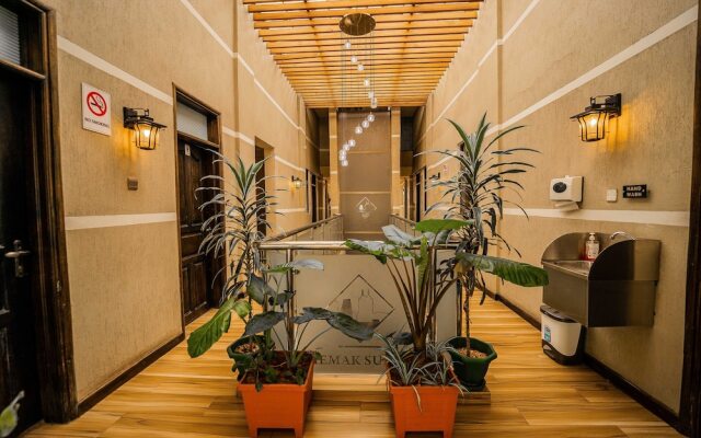 Hemak Suites