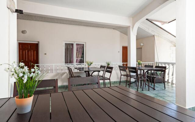 Lita Guest House
