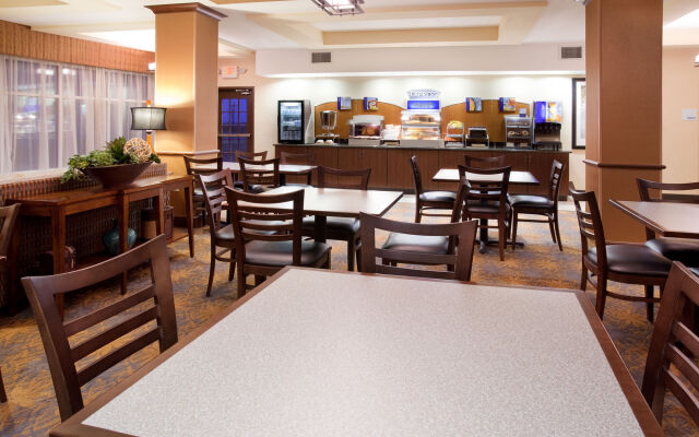 Holiday Inn Express Hotel & Suites LAMAR by IHG
