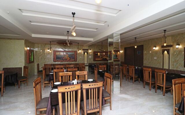 OYO 11648 CP Residency