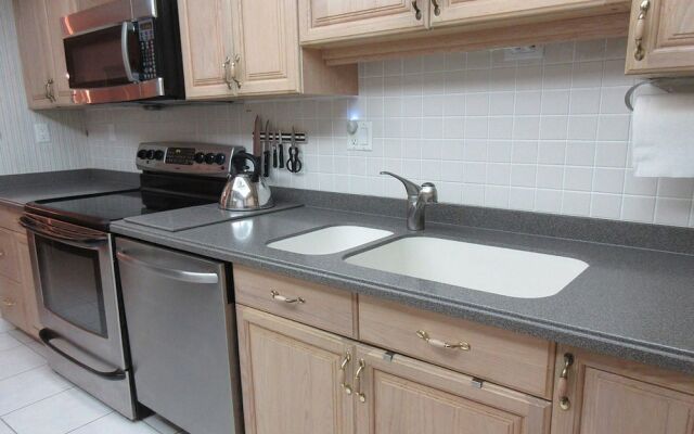 Creciente 413N by RedAwning