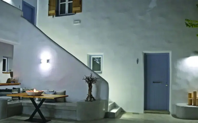 8 Keys Residence