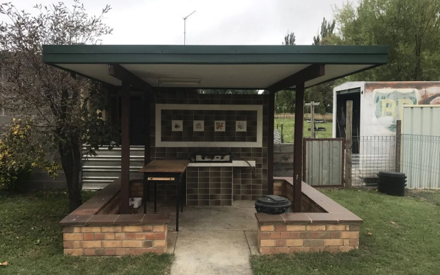 Snowy Mountains Coach and Motor Inn