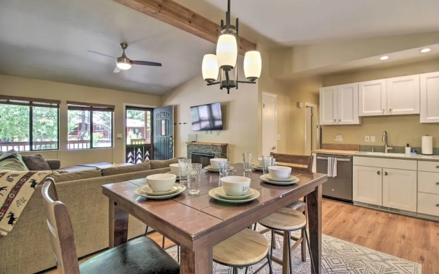 Patio, Fenced Yard: Pet-friendly Pinetop Cabin!