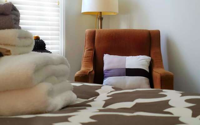 Applause Guest House