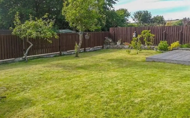 1 Mirehouse Place