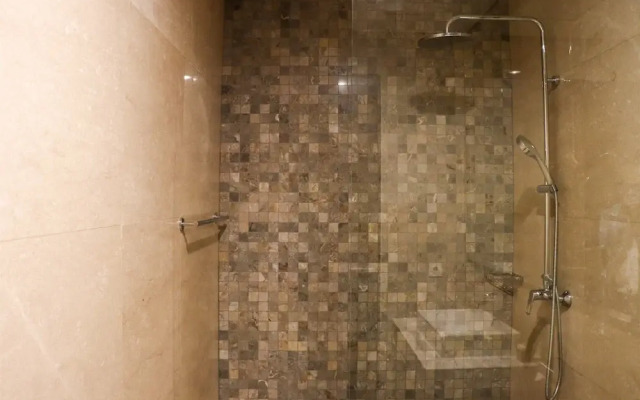 Spacious 3BR Apartment at Veranda Residence Puri